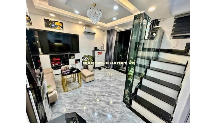 Nhà đẹp Bến Vân Đồn – ngang 5m, hẻm 6m